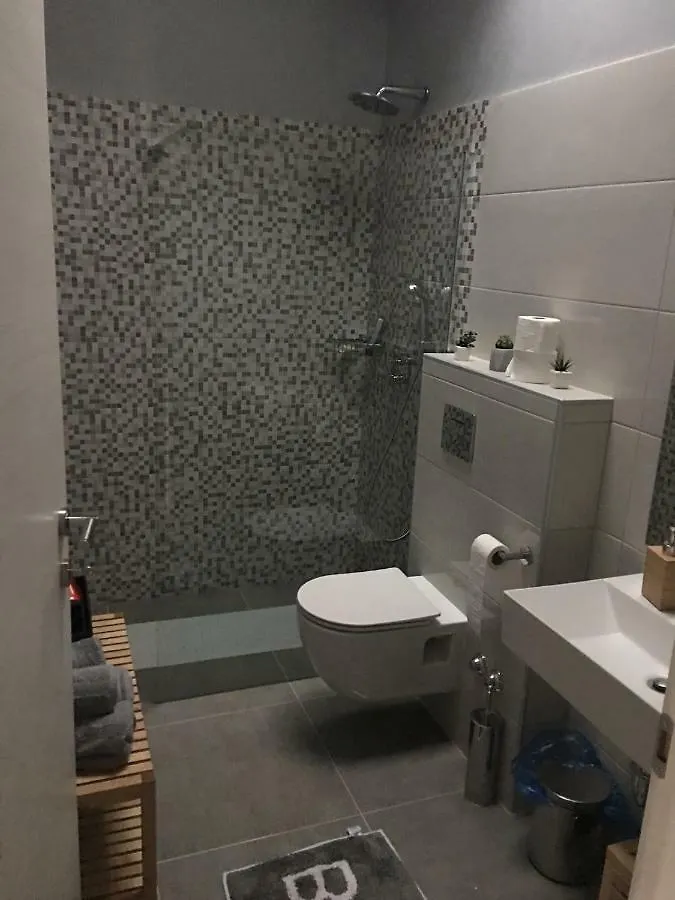 Studio Apartman Dado 0*, Bale
